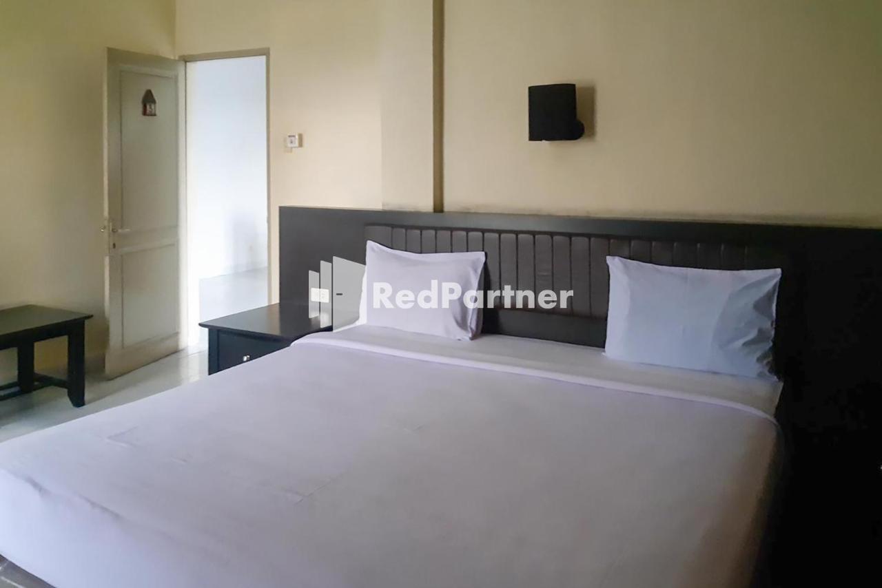 Carolina Transit Hotel Medan Exterior photo