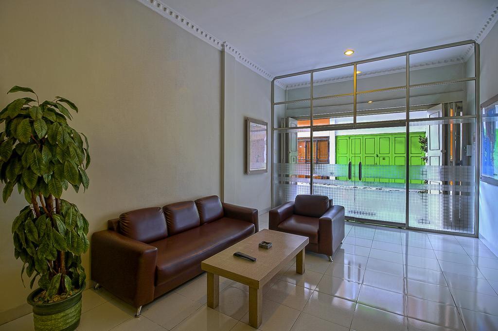 Carolina Transit Hotel Medan Exterior photo